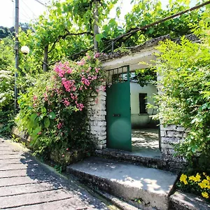 Pensjonat Flora's 'the Fir Gate', Gjirokastra